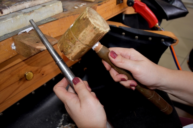 Osmanlı padişahlarının eşyalarındaki motifler aksesuarlara uyarlandı